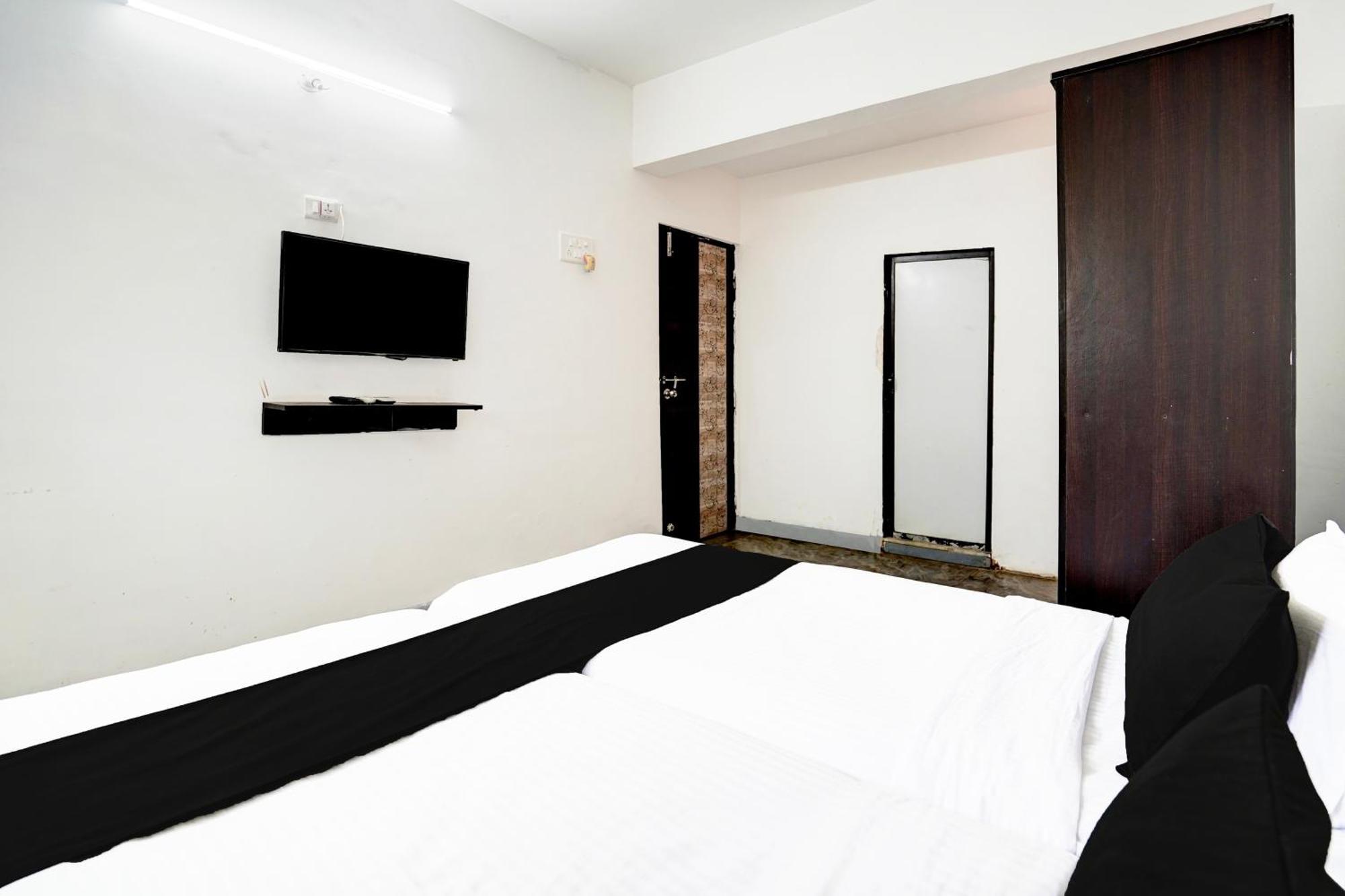 Super Hotel O Deluxe United Corporate Home Наві-Мумбаї Екстер'єр фото