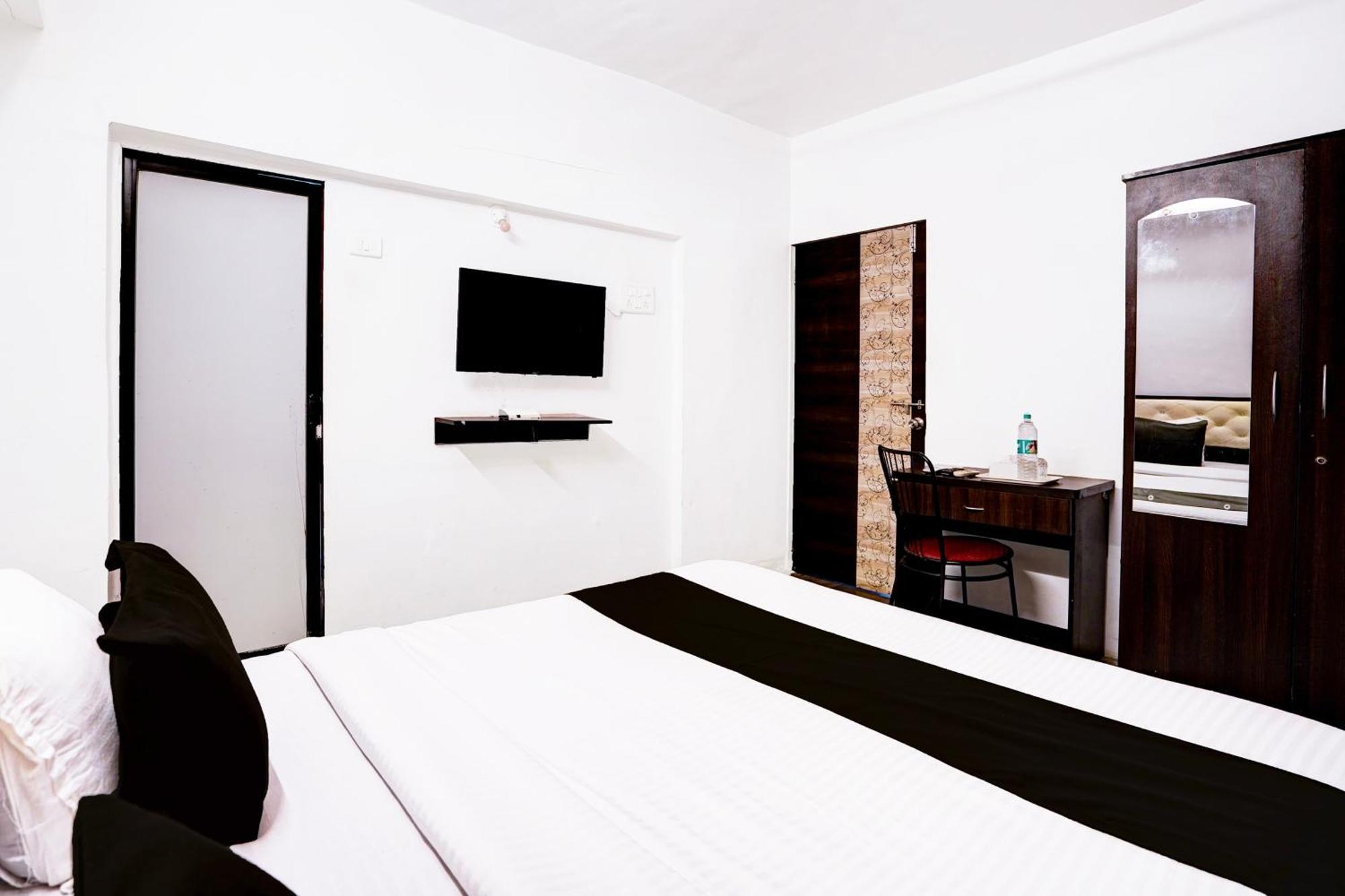 Super Hotel O Deluxe United Corporate Home Наві-Мумбаї Екстер'єр фото